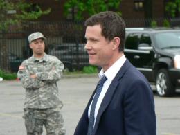 Lt Al Burns played by Dylan Walsh
