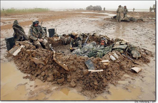 [Image: Iraq-US-troops-7.jpg]